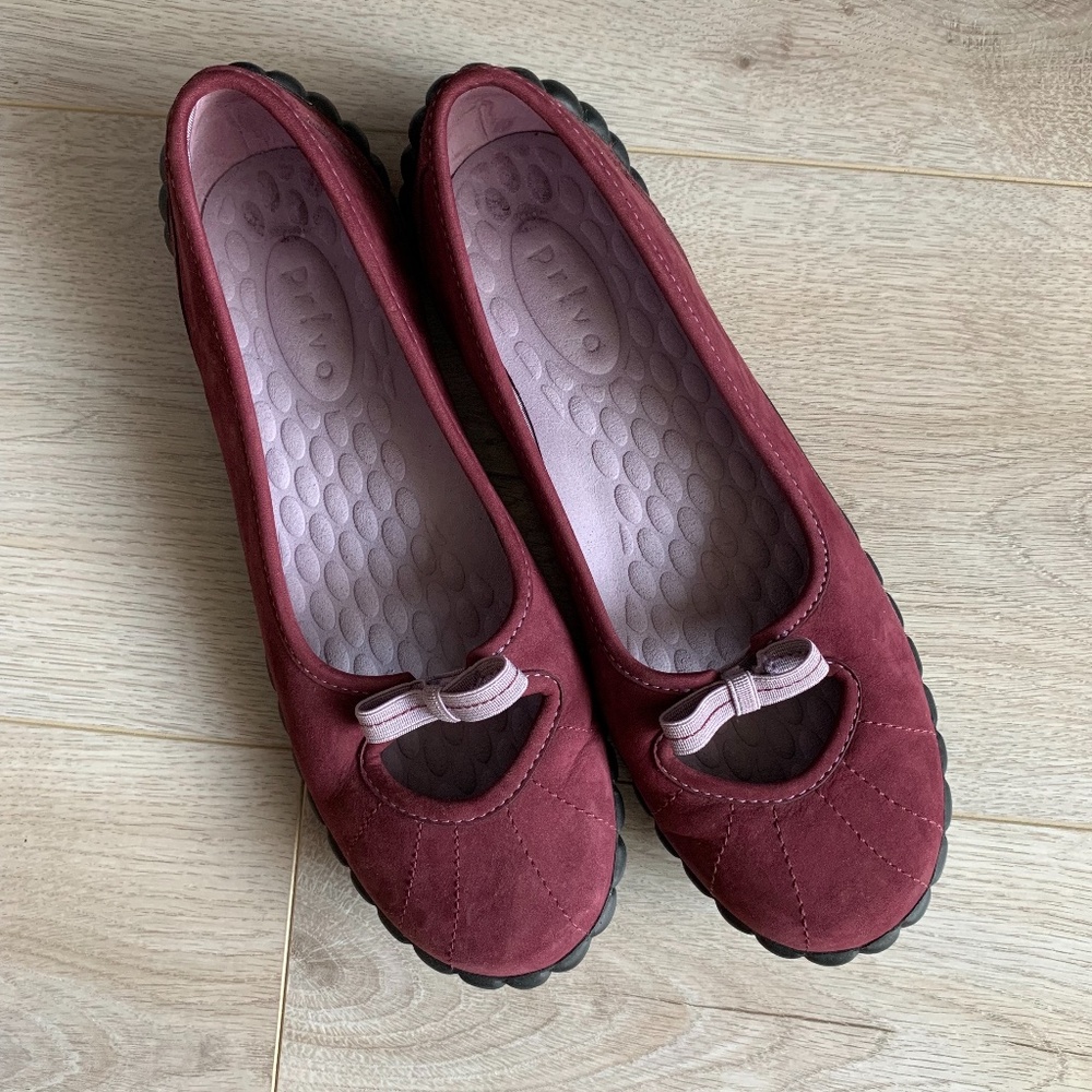 Clarks Privo NWOT Flat Suede Shoes Mary Janes 7M